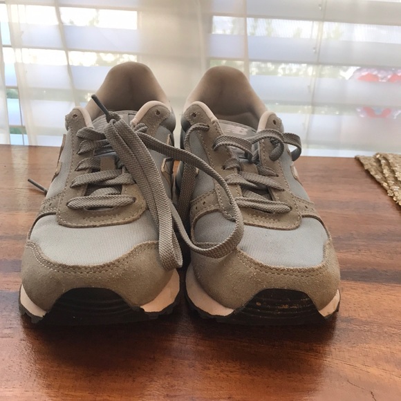 NB Running Shoes - Picture 7 of 8